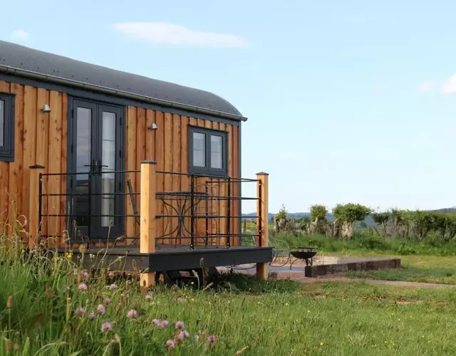 Oak Moor Shepherd Hut - Brecon Beacons, LD3 7TD