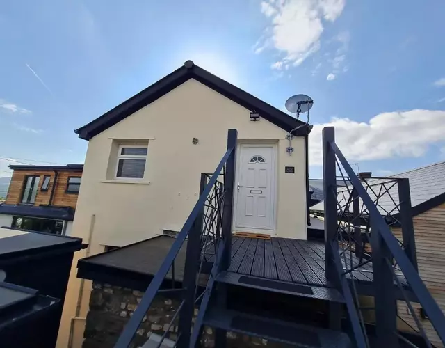 Perfect Location 2 BR serviced apartment Nr Bike Park Wales & Brecon Beacons