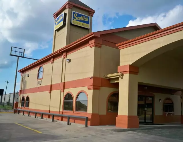 Scottish Inn and Suites Beaumont