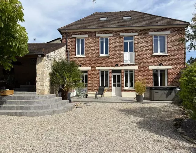 Family home with spa near Chantilly Paris