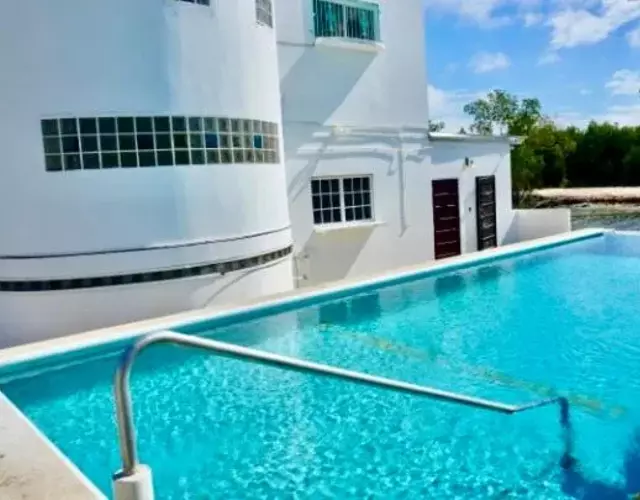 TRANQUIL Sea View Studio with Balcony, Infinity POOL, Overwater Deck & Kitchenette, 2nd Floor