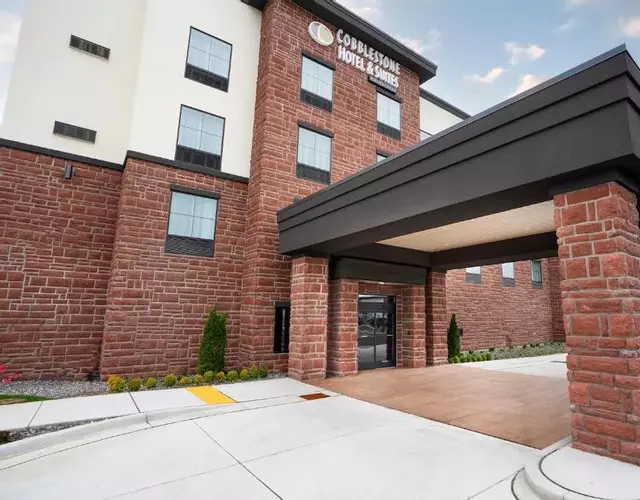 Cobblestone Hotel & Suites - Lynden