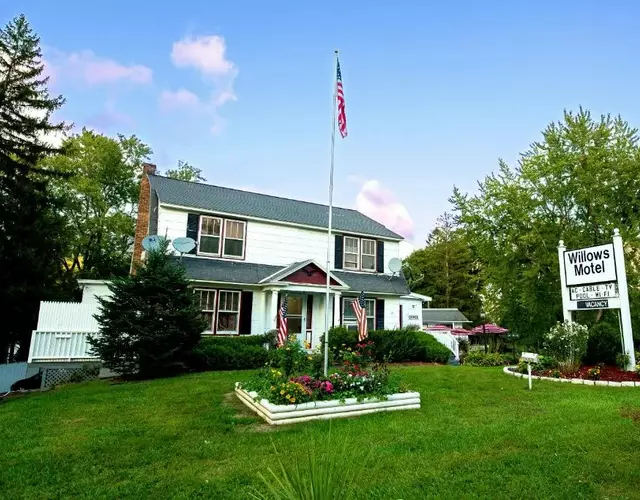 Willows Motel