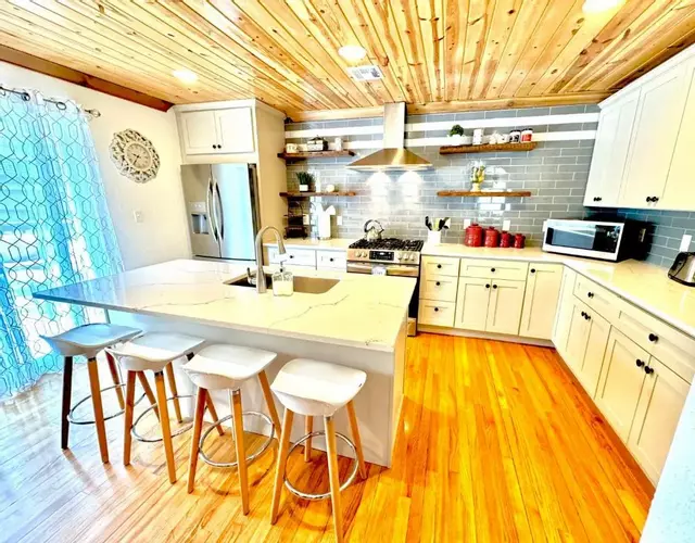 Beaver Lake Modern Getaway -3 bedroom house