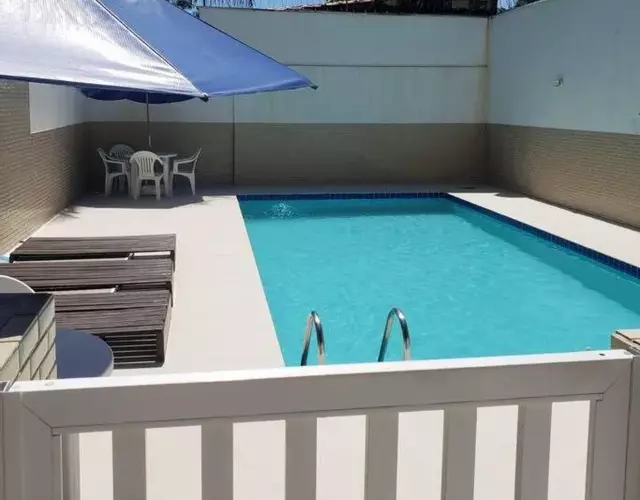 Apto no Jd Indaiá com piscina a 300m da praia