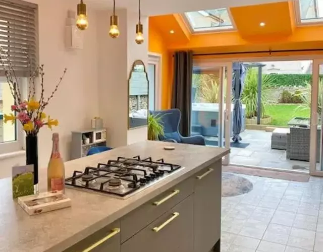 Tranquil Victorian Villa with Hot Tub & Sauna