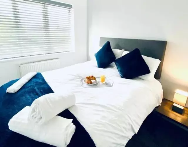 HU-Thirteen Apt Two- Sleeps 4