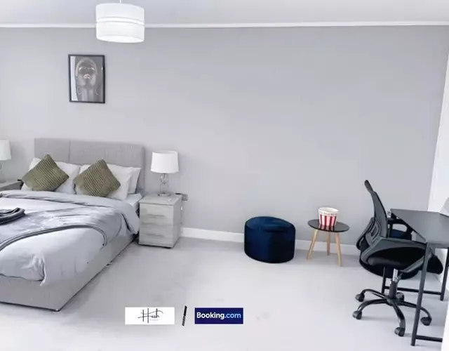 Spacious 2 Bedroom Apartment With Parking, Smart TVs, Games & Wi-Fi At Hush Haven Homes Short Lets and Serviced Accommodation