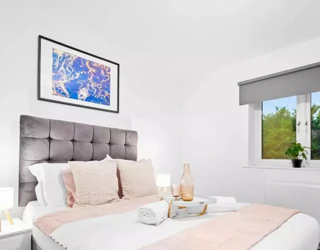 Stylish Two Bedroom Apartment - Secure Parking - Fast Wifi 53C