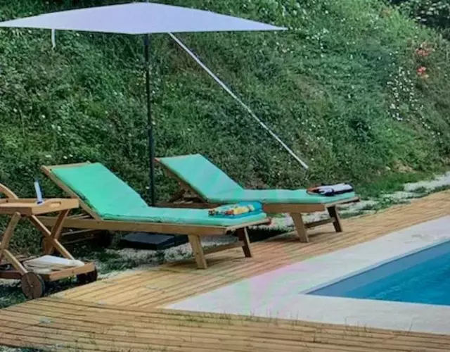Maison Les Volets Rouges, vue et piscine privée, côté Sarlat