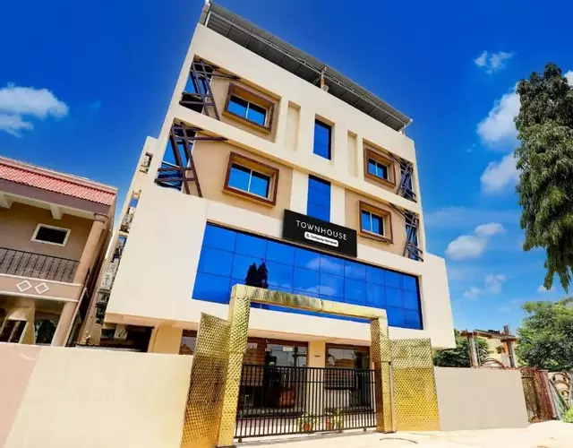 Super Townhouse Hoshangabad Road Near Aashima Mall