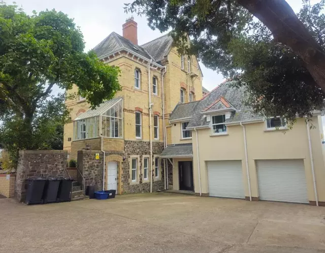 Exquisite 10 bed Villa hot tub and games room