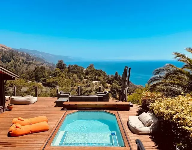 5 acres pool/spa, walk to all Big Sur has to offer