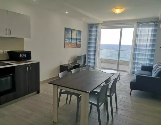 Torri seafront apartments