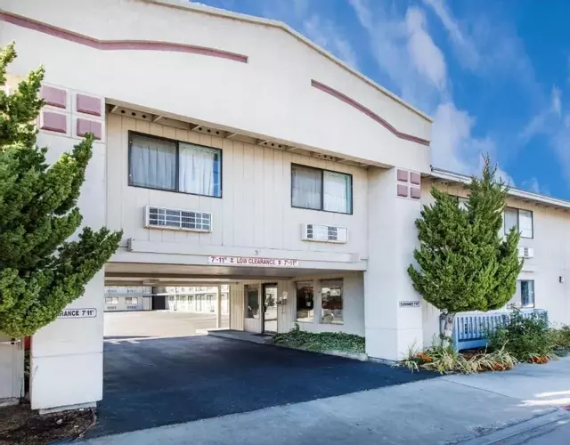 Super 8 by Wyndham Bishop