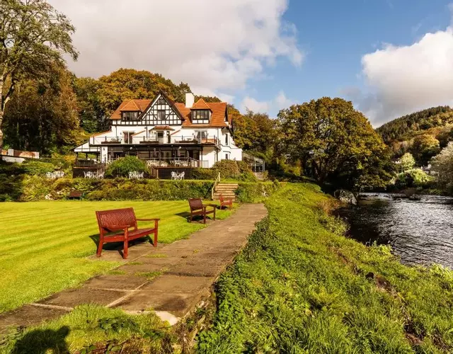 Craig-y-Dderwen Riverside Hotel