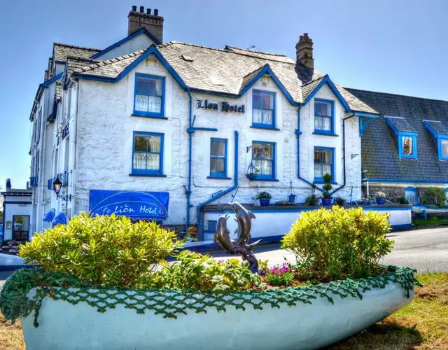 Lion Hotel & Studio Apartments