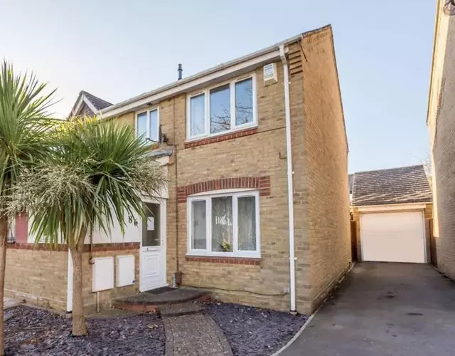 Palma - Hamworthy Beach and Park Short Walk Away