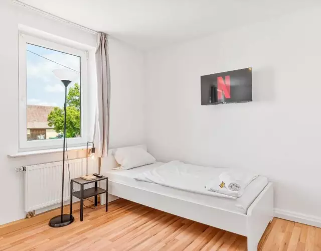 GÜNSTIGE Wohnung für Monteure in Merklingen, WiFi, Smart TV, Parkplatz