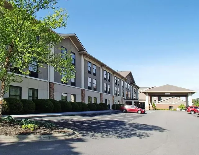Quality Inn & Suites Boone - University Area