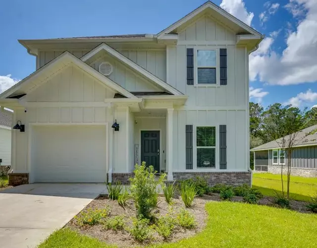Spacious Freeport Home with Deck and 2 Living Areas!