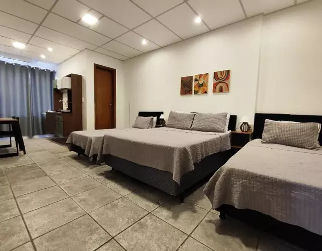 Villa Bilac - Amplos Studios 2km da Vila Germânica