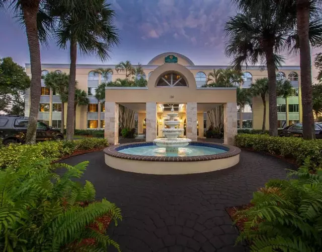 La Quinta I-95 Deerfield Beach - Next to The Home Depot & Behind The Wawa