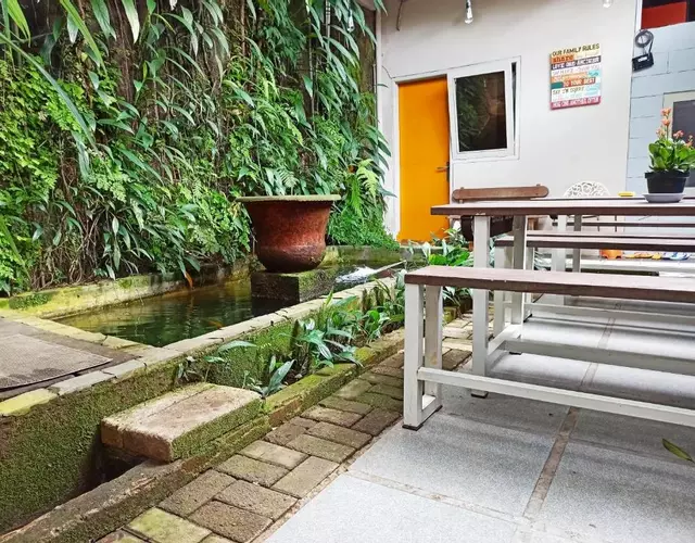 Jeng Tini Guest House