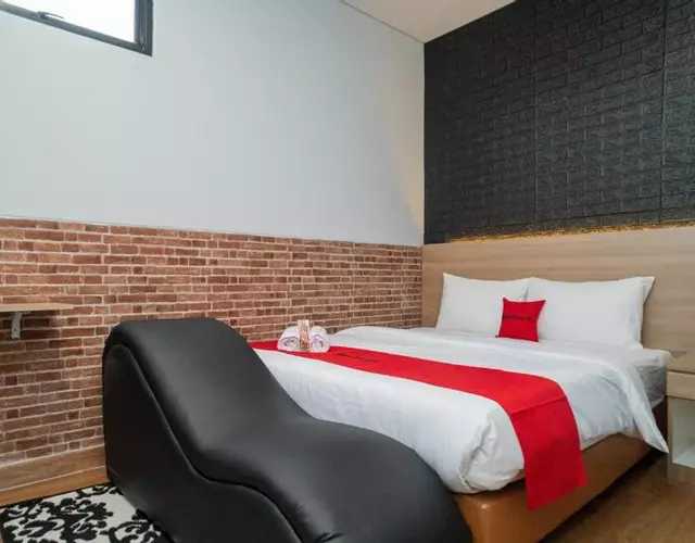 RedDoorz at Golden Averis Cibuluh Bogor