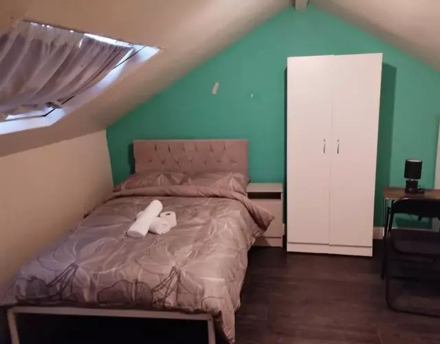 Double-Bed Manchester Close To Bolton City Centre C4