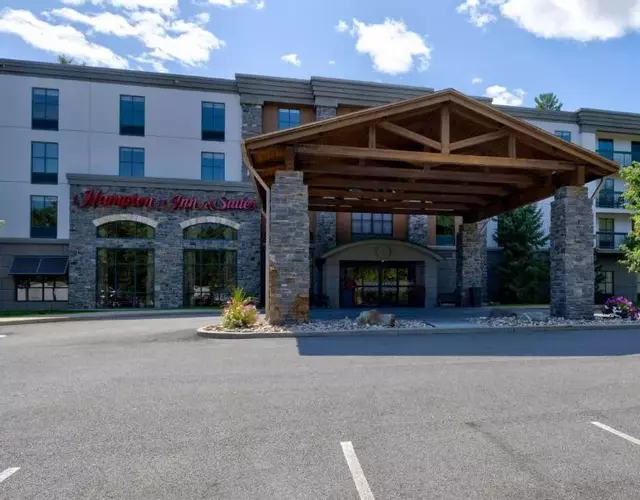 Hampton Inn & Suites Lake George