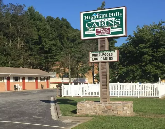 Highland Hills Motel & Cabins
