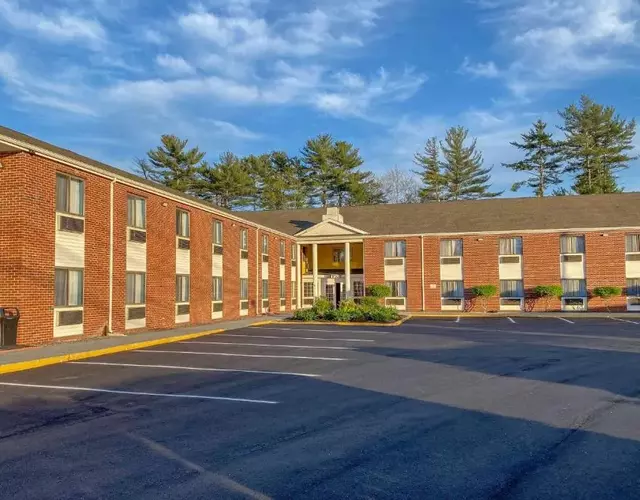 Days Inn by Wyndham Brunswick Bath Area