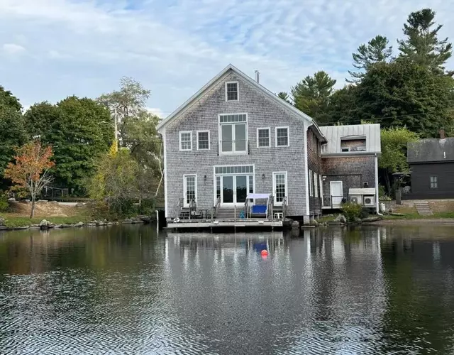 More Boathouse than Lakehouse