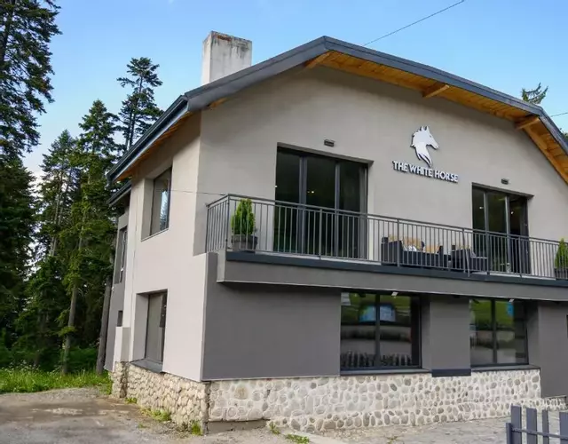 The White Horse Apartments