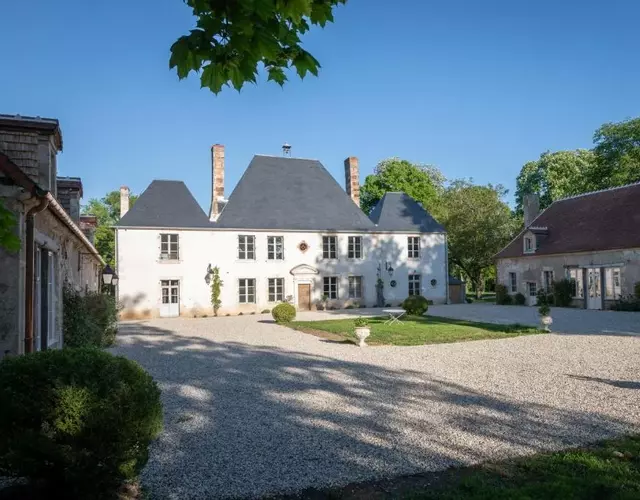Le Château du Sollier - Charme calme et confort climatisation à 5mn du peage