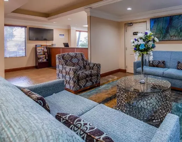 Best Western Plus Bradenton Hotel & Suites
