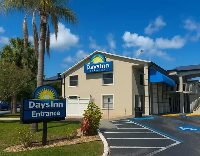 Days Inn by Wyndham Bradenton I-75