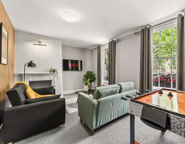 The Roman Bath Apartment - Sleeps 7