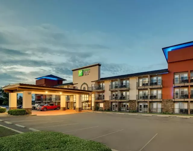 Holiday Inn Express Hotel & Suites Branson 76 Central by IHG