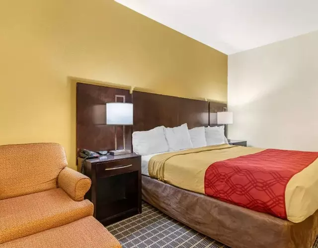 Econo Lodge Brunswick Travel Center