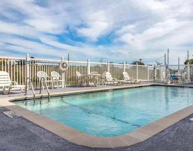 Sleep Inn & Suites Brunswick North