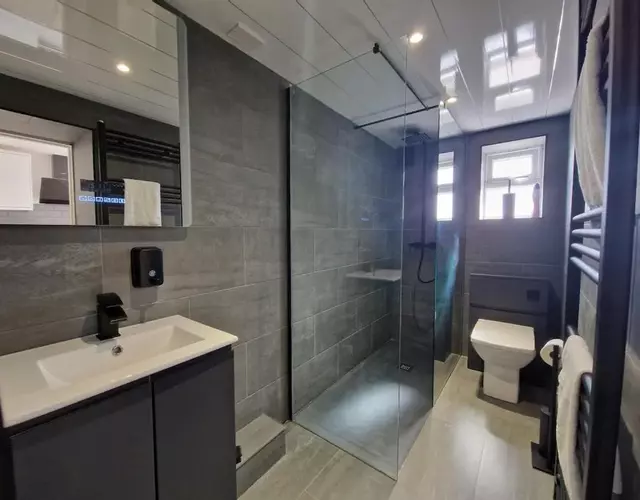 Modern 2 bedroom house near national park