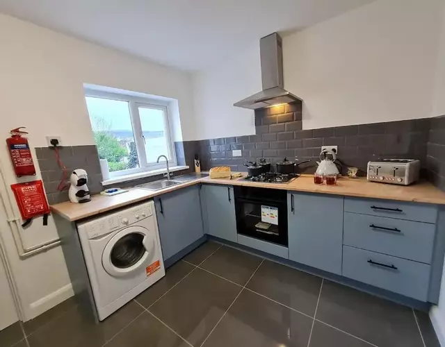 SleepyStays 3 Bedroom Modern & Central Location