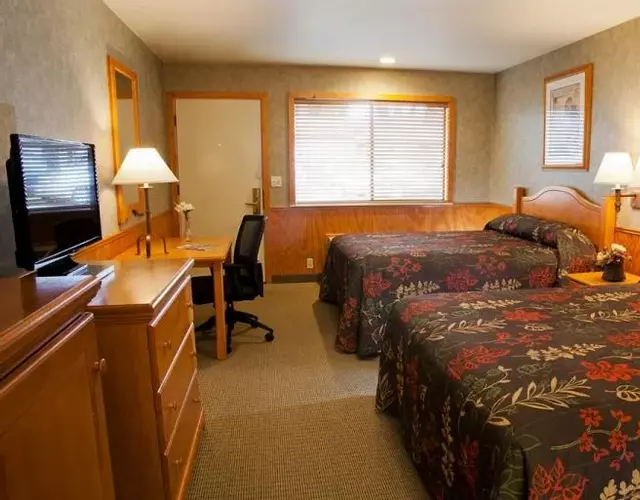 Poulsbo Inn & Suites