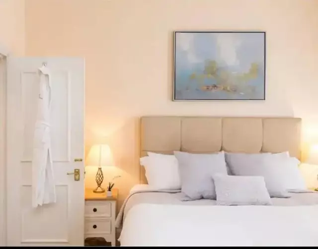 London Guest Room