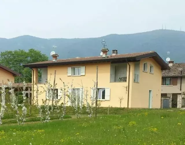 Cascina Legnago bilocale a 6 chilometri da Salò