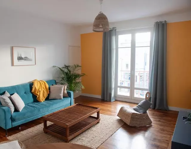 Appartement spacieux avec balcon et parking
