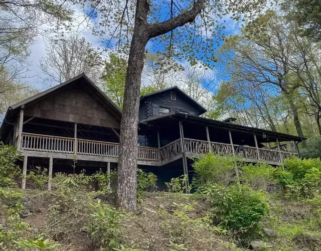 Dancing Bear Cabin