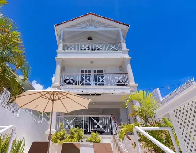 Bianca Bay 3 Bedroom West Coast Beach Front Villa